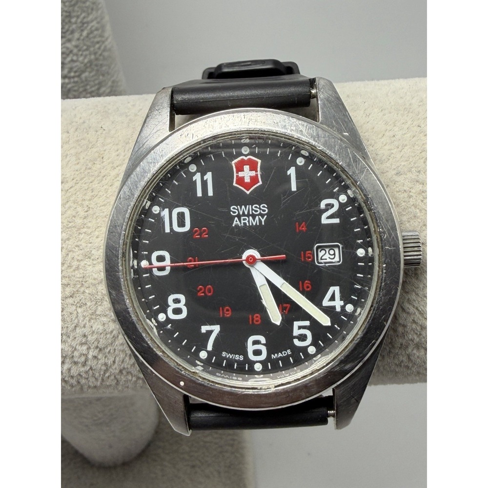 Scratched Victorinox Swiss Army 241083 New Battery Mens Watch 40MM 8.5" Swiss